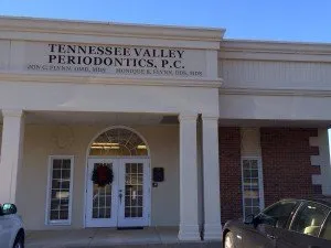 Exterior de la periodoncia del valle de Tennessee, construcción de computadoras